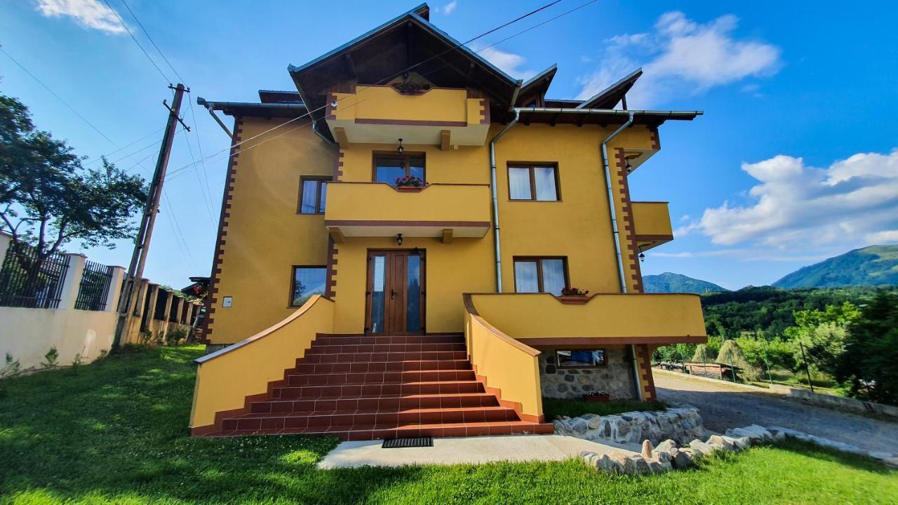 Pensiunea Annalisa Corbeni Ngoại thất bức ảnh